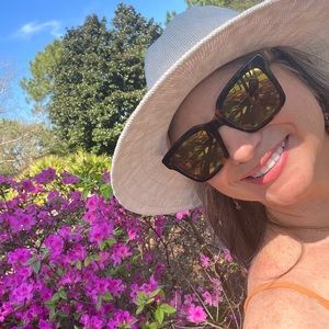 Meet your Posher, Lisa